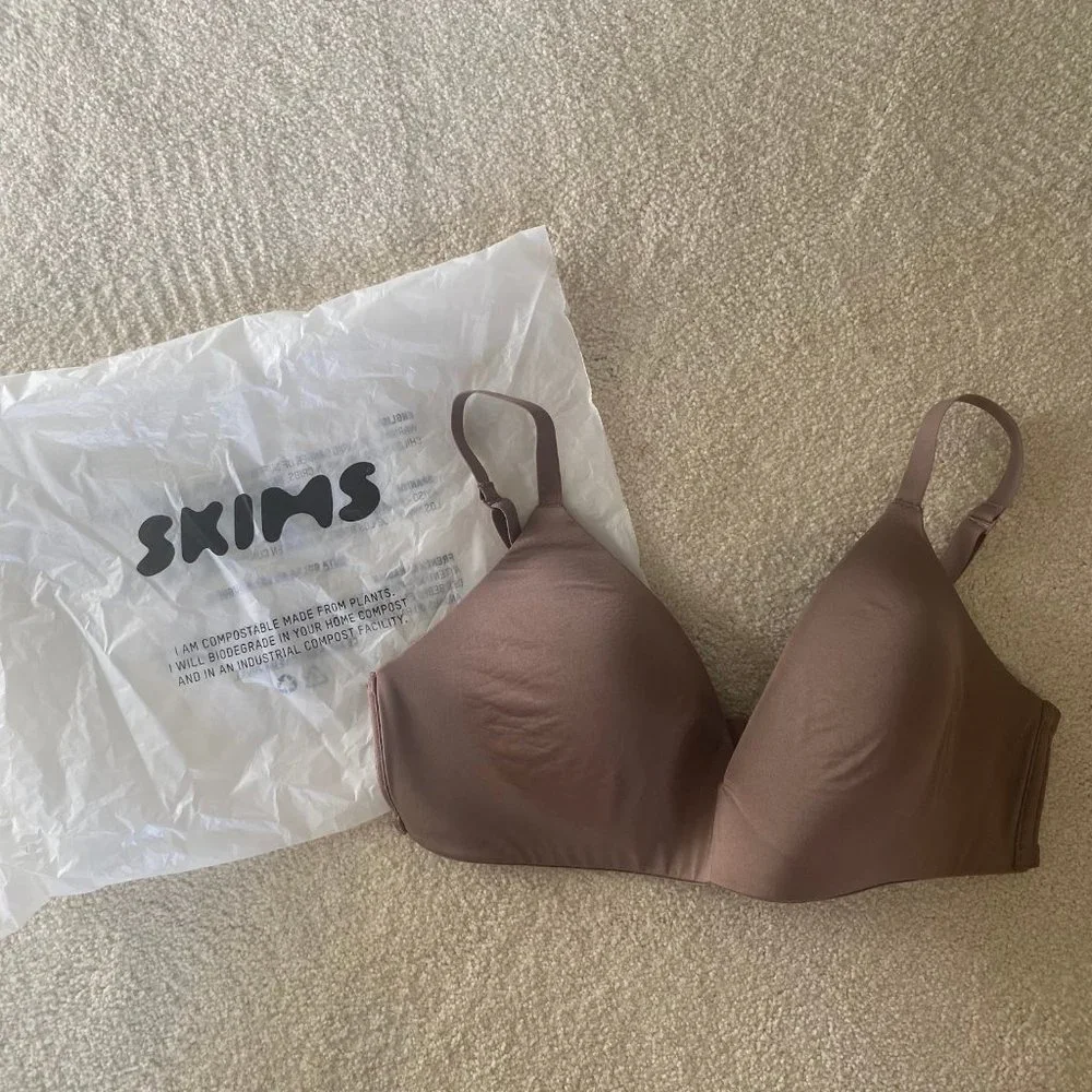 SKIMS Wireless Scoop Neck Bra in Mauve Brown - Picture 3 of 9
